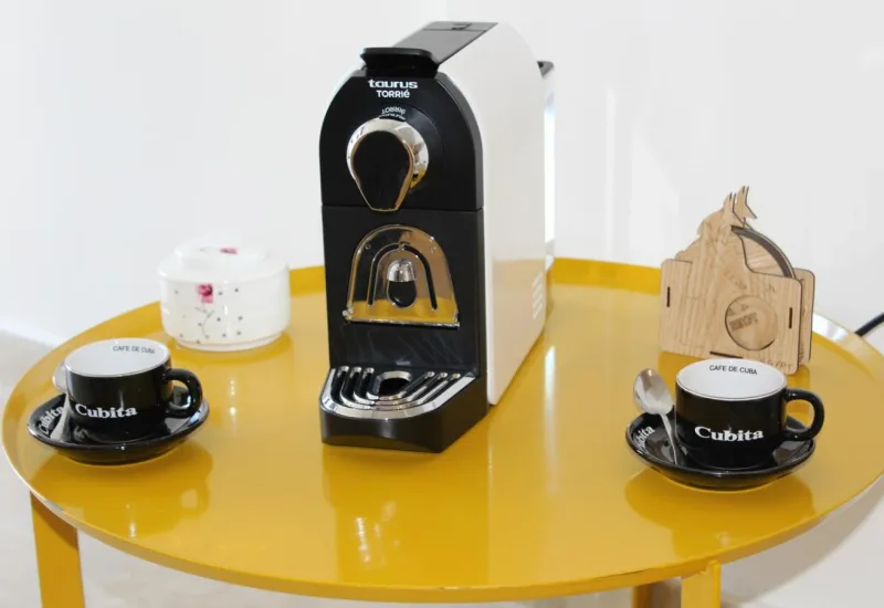 Machine à café à capsules 19 bars, noir ou blanc - TAURUS
